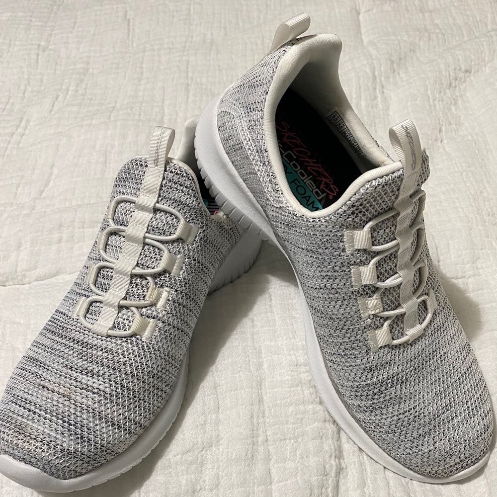 Women’s sneakers 6.5